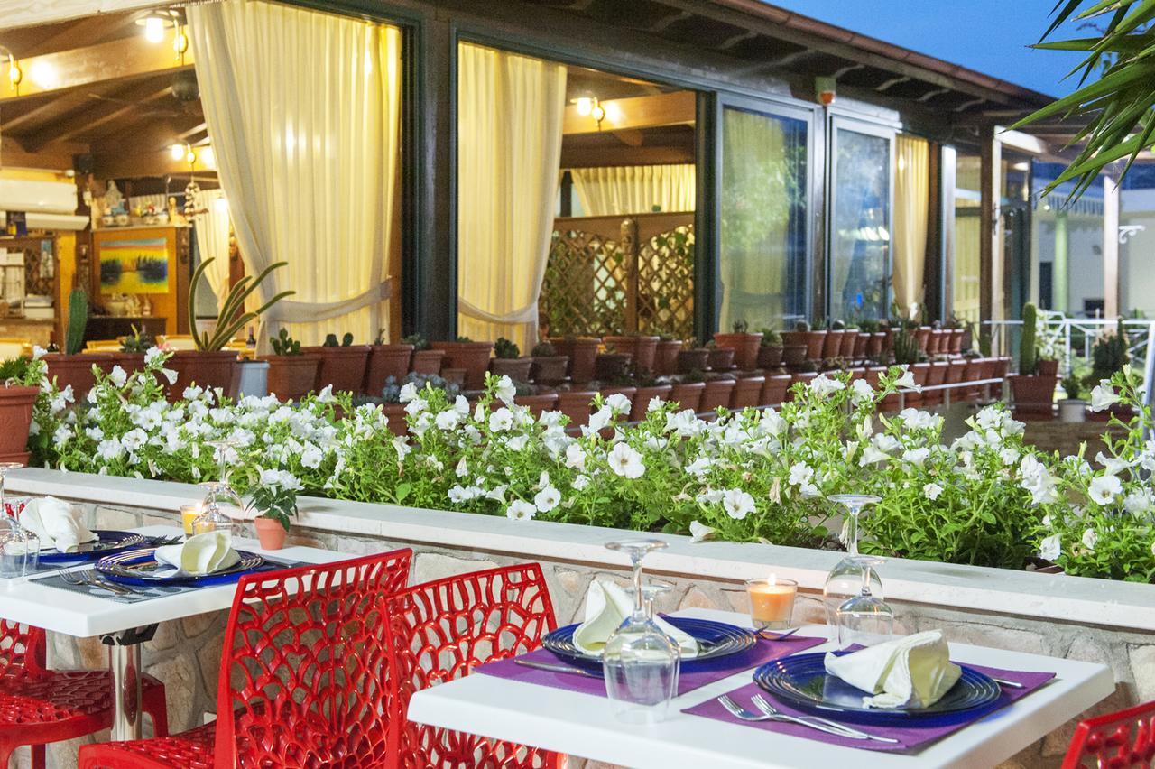Hotel La Tramontana San Domino Exteriör bild